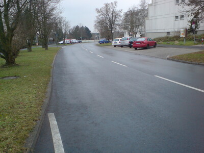 Straße ohne Schäden auf der Oberfläche