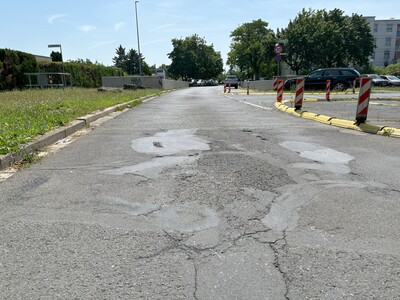 Anschlussbereich Straße ohne Asphaltbewehrung