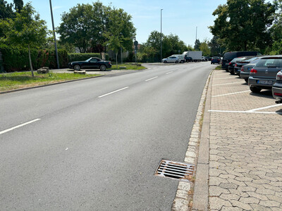 Straße nach Einbau Asphaltbewehrung